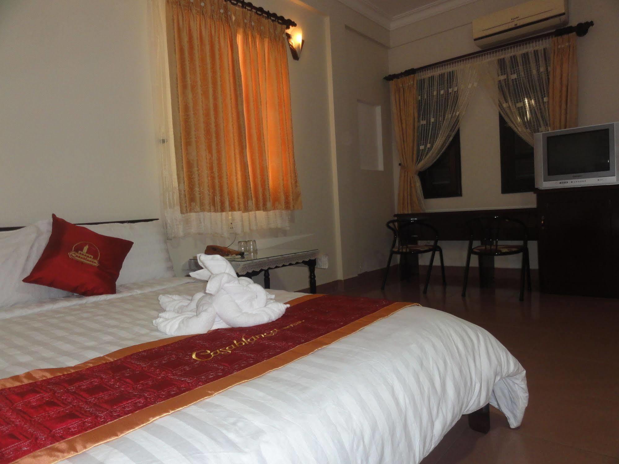 Casablanca Hotel Хюэ Экстерьер фото