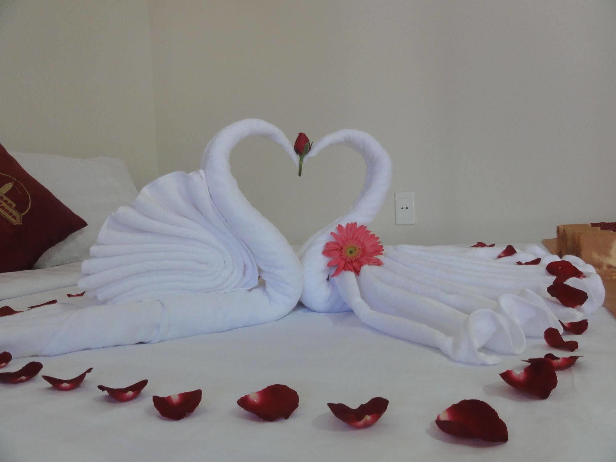 Casablanca Hotel Хюэ Экстерьер фото